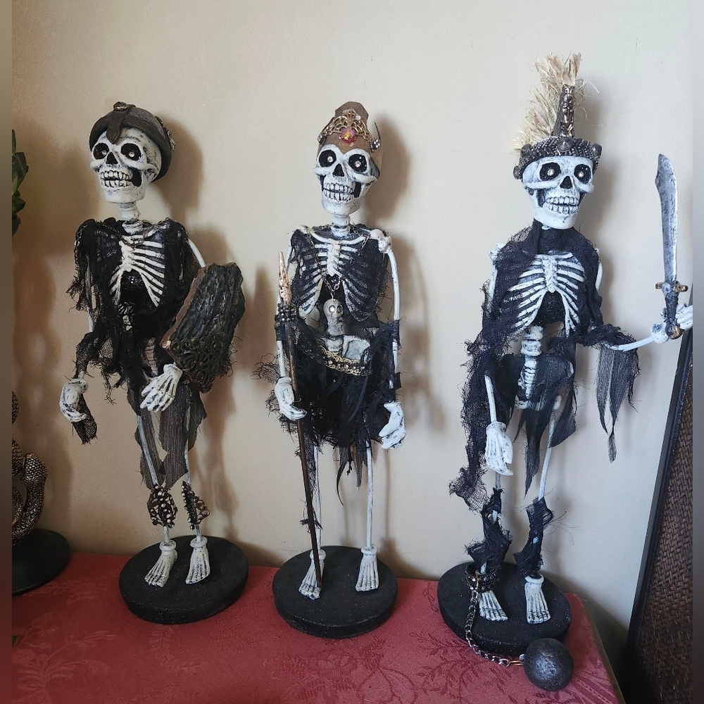 Katherine's Collection Krooked Kingdom Skeleton Set